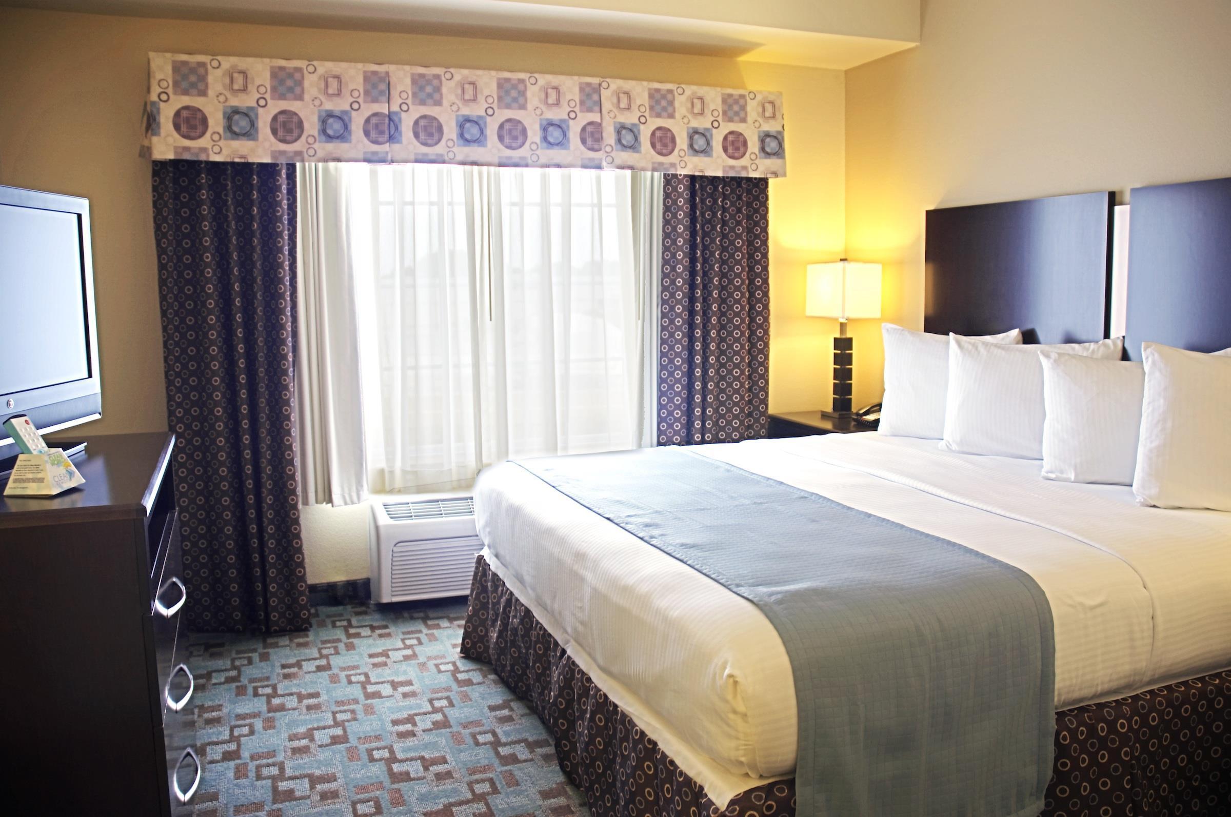 Best Western Plus Eastgate Inn & Suites Wichita Room photo